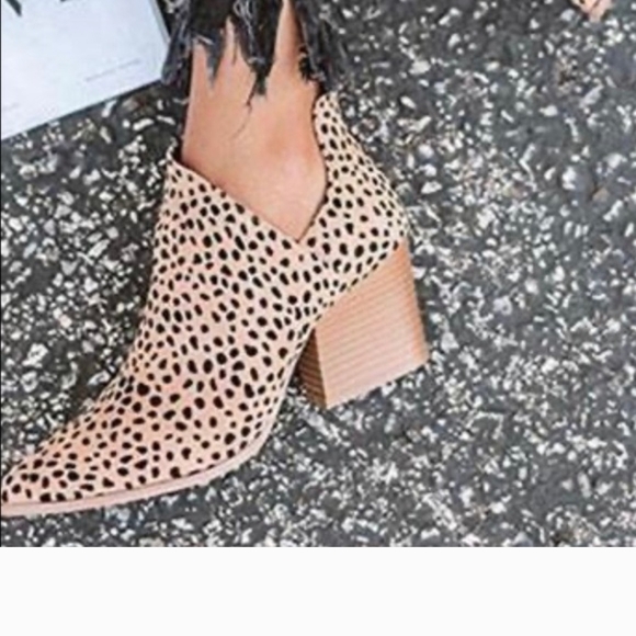 Stylish Women's Ankle Booties - Black and Tan - Picture 2 of 7